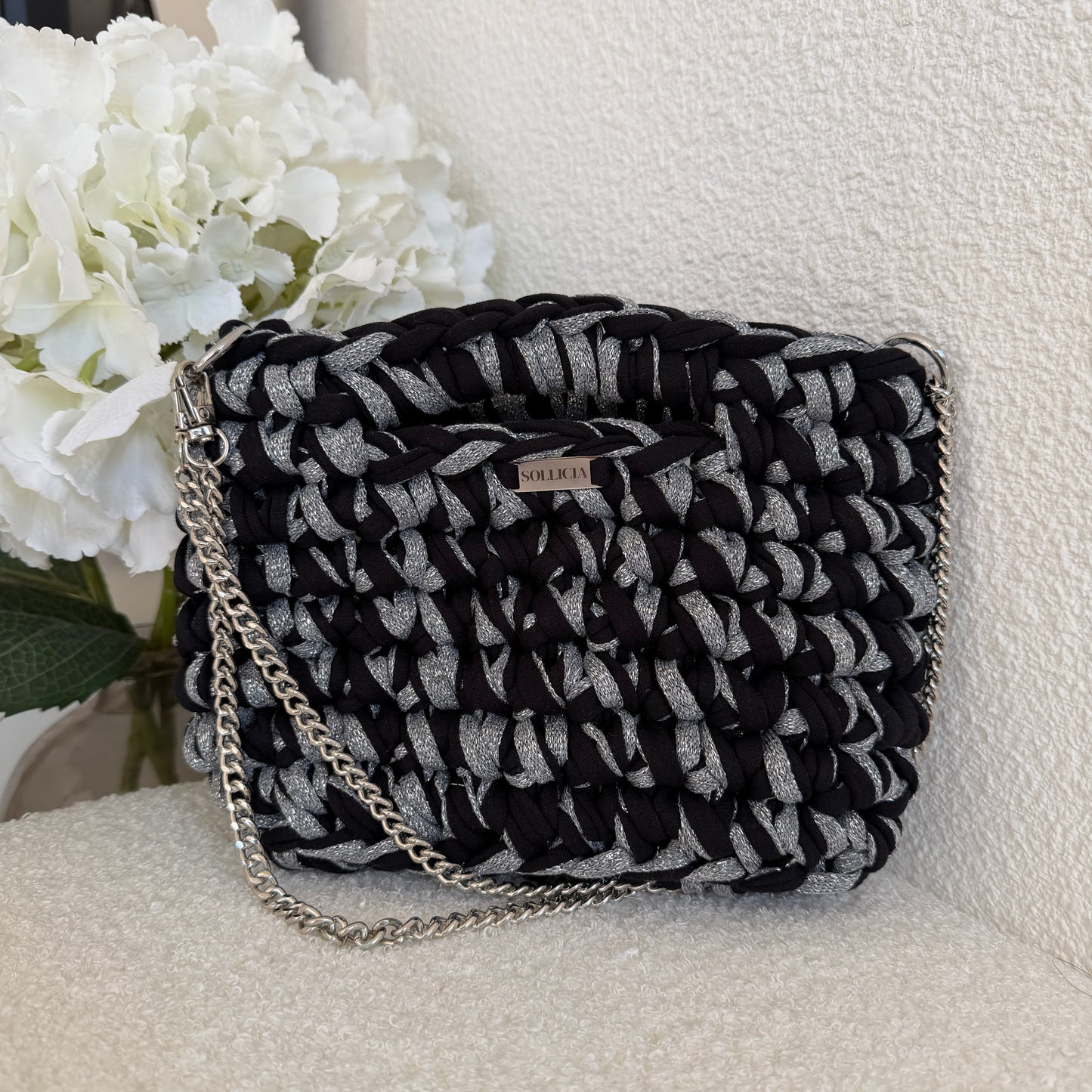 LUMA - Noir et fil pailleté gris argenté